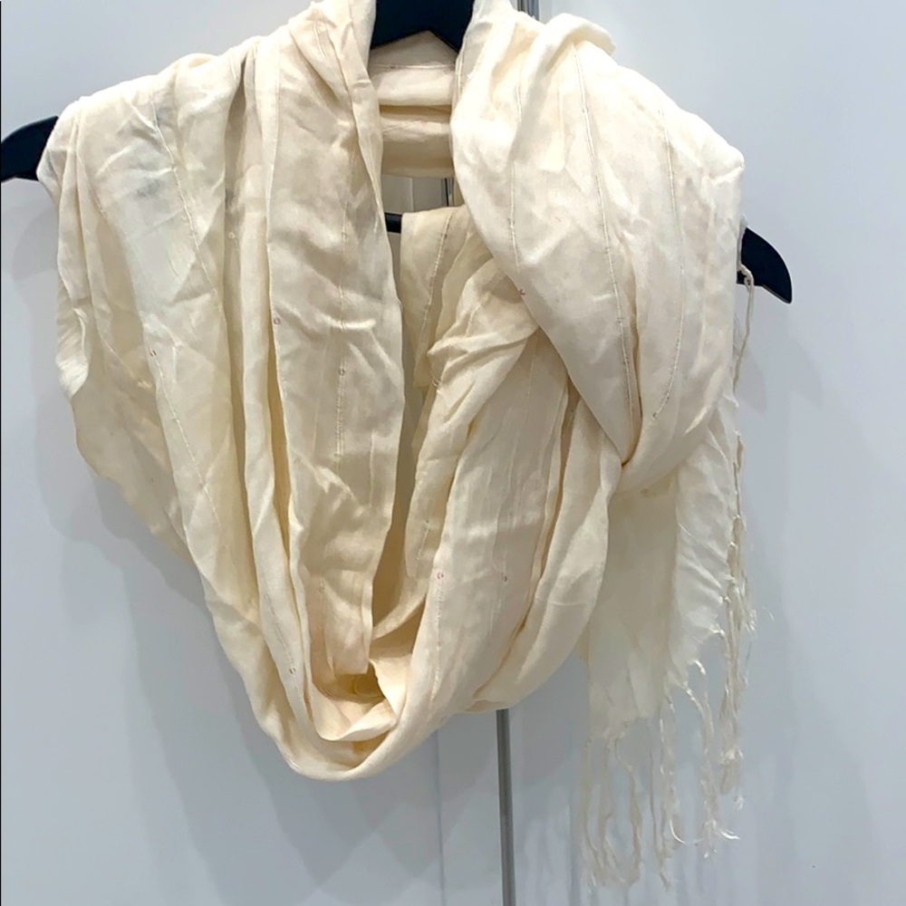 Off-white scarf